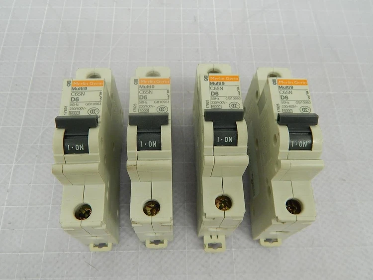 Used MERLIN GERIN _UNKNOWN_ Circuit Breakers Texas US | OCO Industrial #1676665