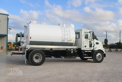 New | in-Stock 2025 MACK MD6 Septic/Sewer/Vacuum Trucks Texas US | Roll Off Truck World #1507632