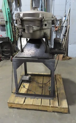600 mm (24") Minox Vibratory Screener