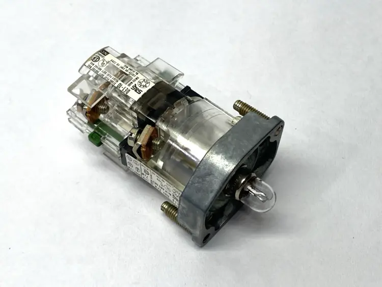 Used SPRECHER+SCHUH PILOT LIGHT W/ DE1-10 AUXILIARY CONTACT BLOCK Contact Blocks | Maverick Industrial Sales #1105279