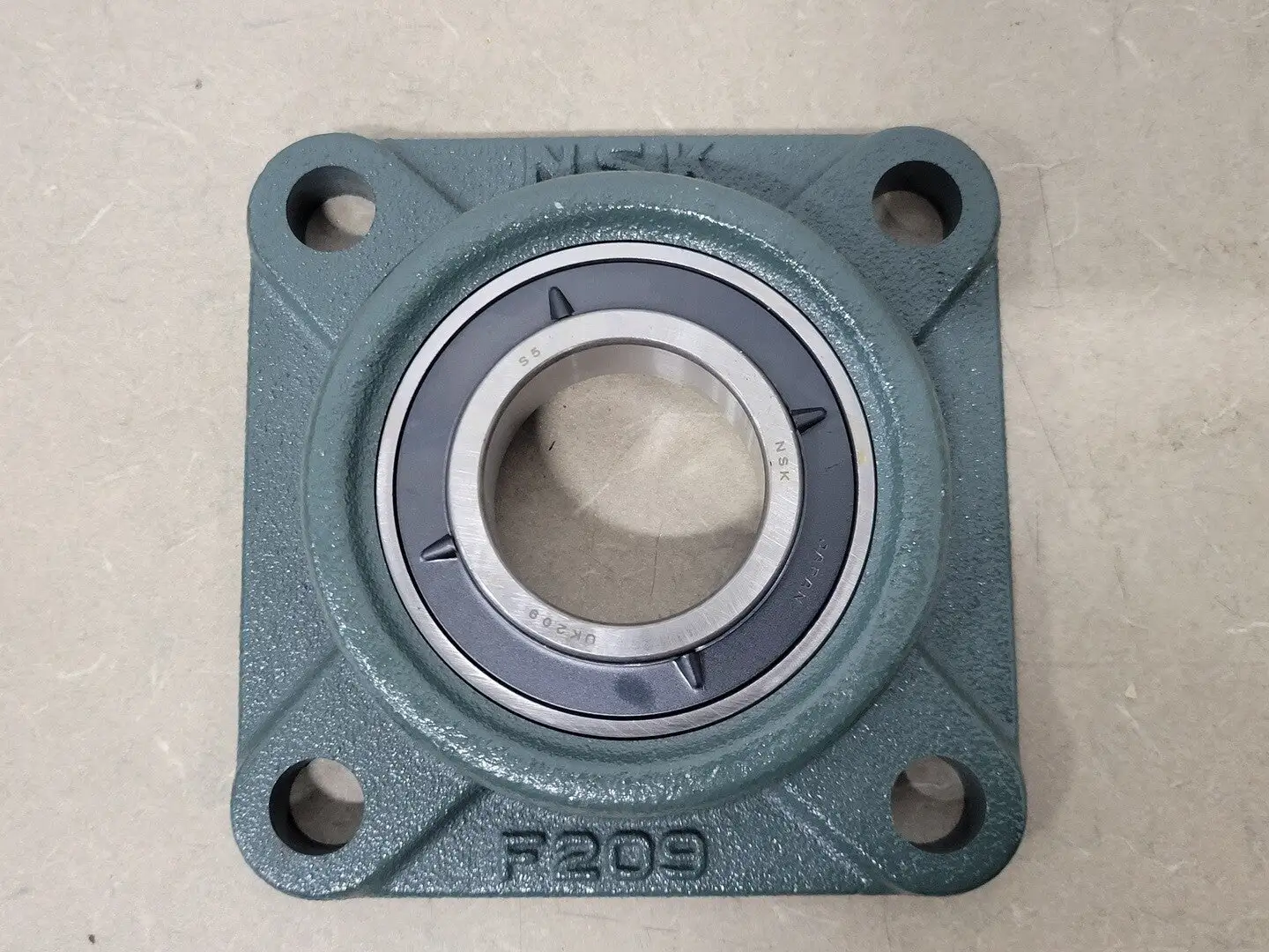 NEW NSK UKF209D1