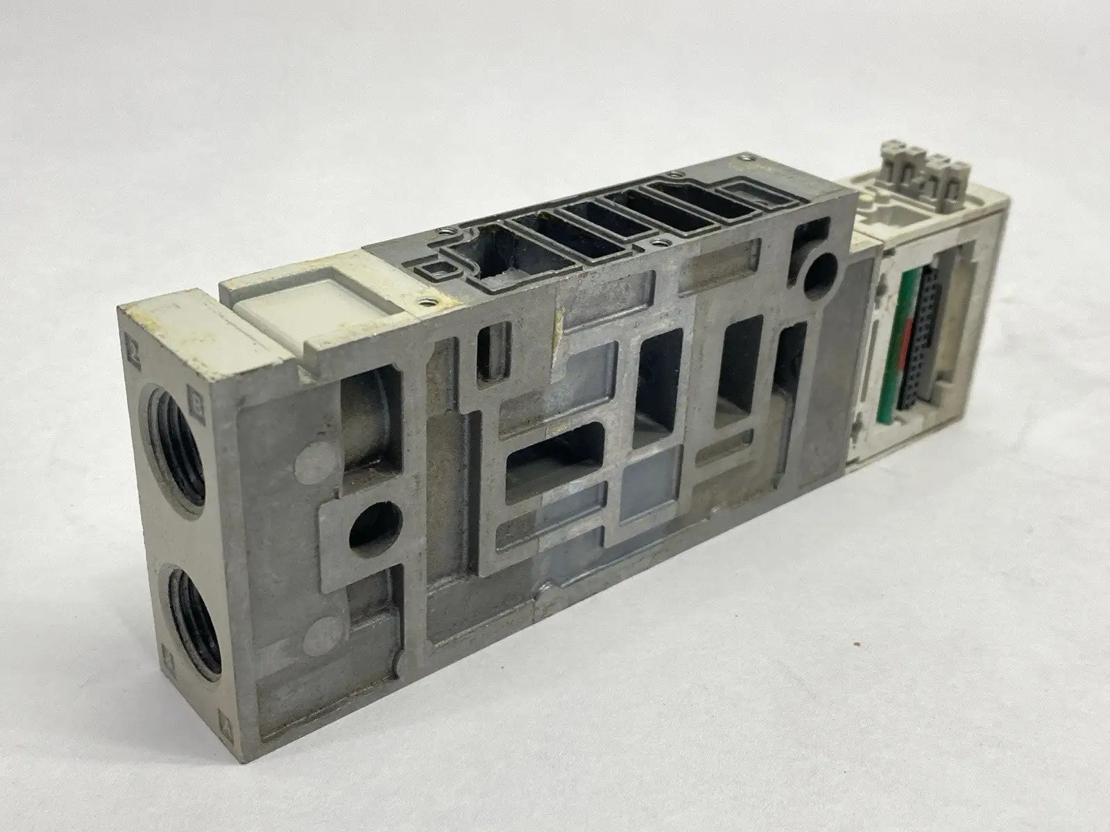 VQ4000 | SMC  Pneumatic Manifold Base Unit - Used