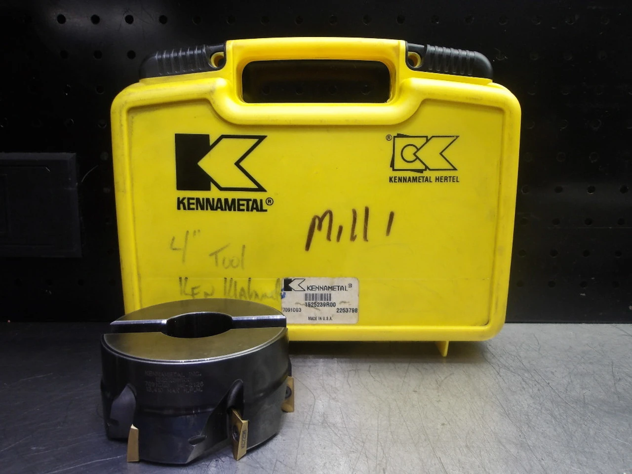 Kennametal 4" Indexable Facemill 1.5" Arbor 1525239R00 (LOC3534)