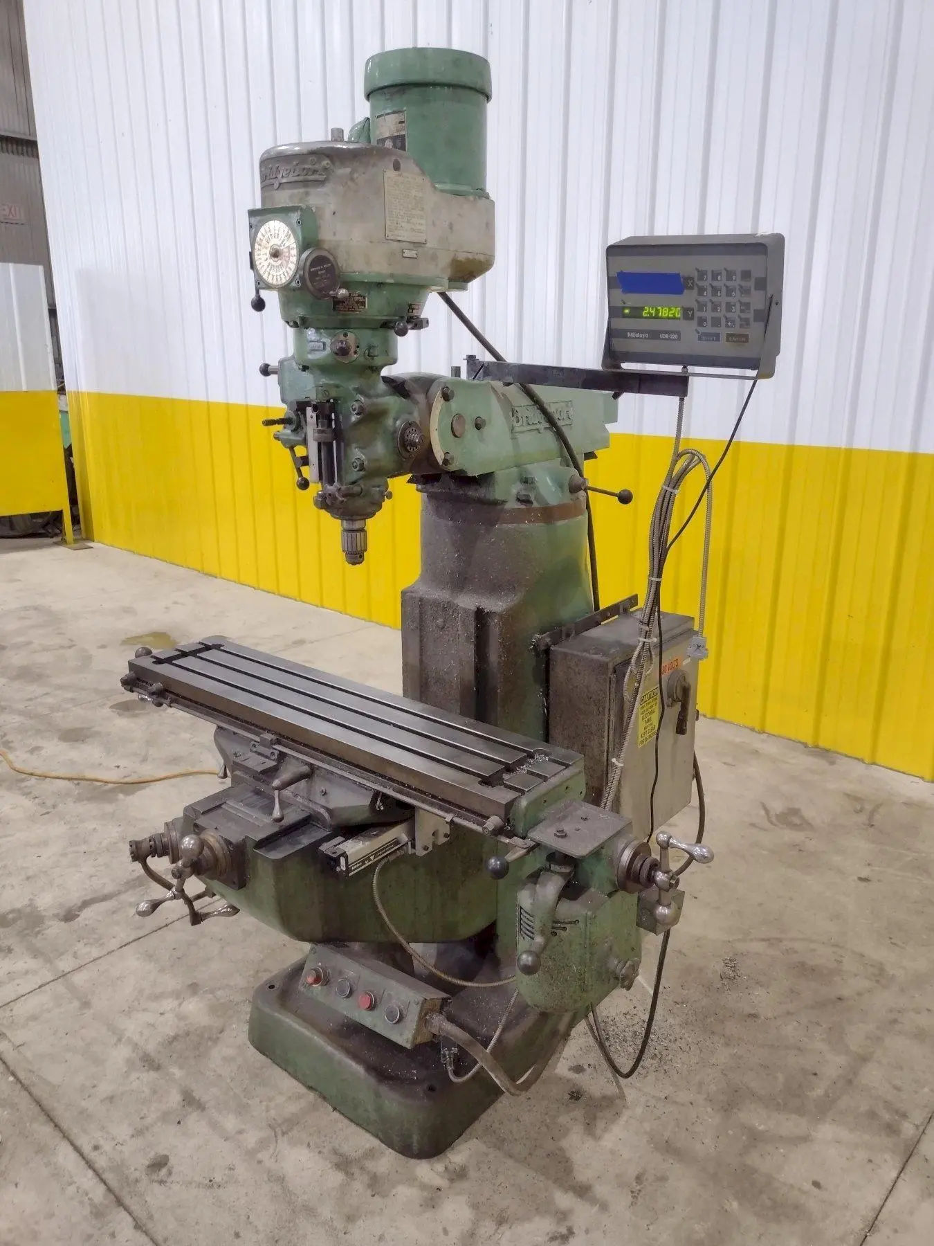 1.5 HP BRIDGEPORT SERIES I VERTICAL MILL & DIGITAL READ OUT MILLING MACHINE: STOCK #20706