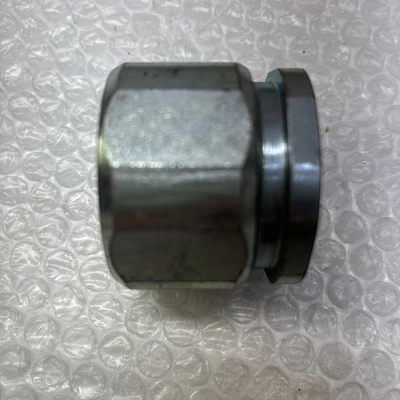 NEW Crouse-Hinds ? 3/4 C27, TC-516