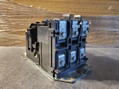 Used ALLEN-BRADLEY 500F-EOD930 Switchgears British Columbia CA | Lenmark #242466