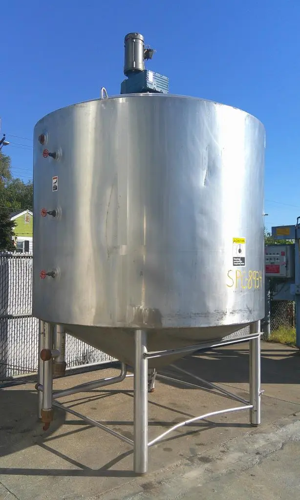 SPC8934  Kettle 2,000 gallon Walker processor kettle, agitator 3 hp side scraping, 15 psi jacket rating, 304 SS