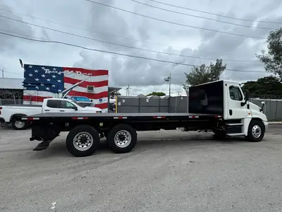 Used 2018 FREIGHTLINER CASCADIA Conventional trucks Florida US | Truck and Van Outlet #1509230