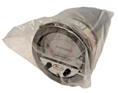 NEW DWYER A3015 PHOTOHELIC PRESSURE GAUGE SWITCH
