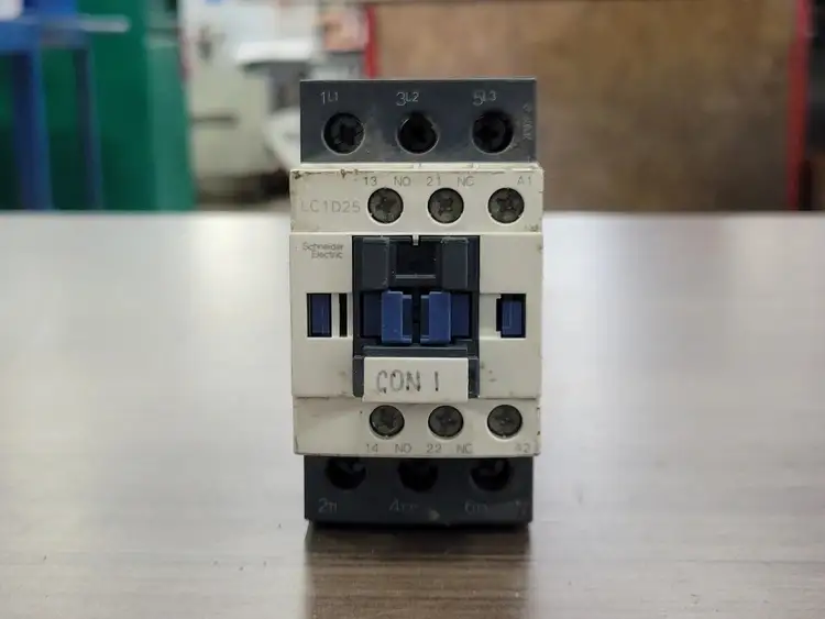Used SCHNEIDER ELECTRIC LC1D25G7 Switchgears British Columbia CA | Lenmark #242700