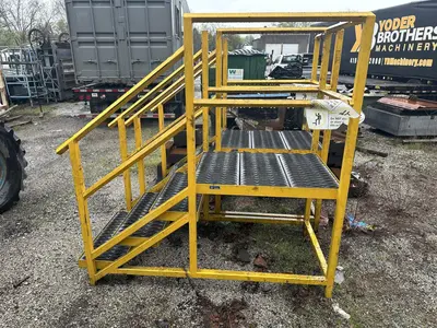 (3) HEAVY DUTY PLATFORM STAIRS: STOCK #23128