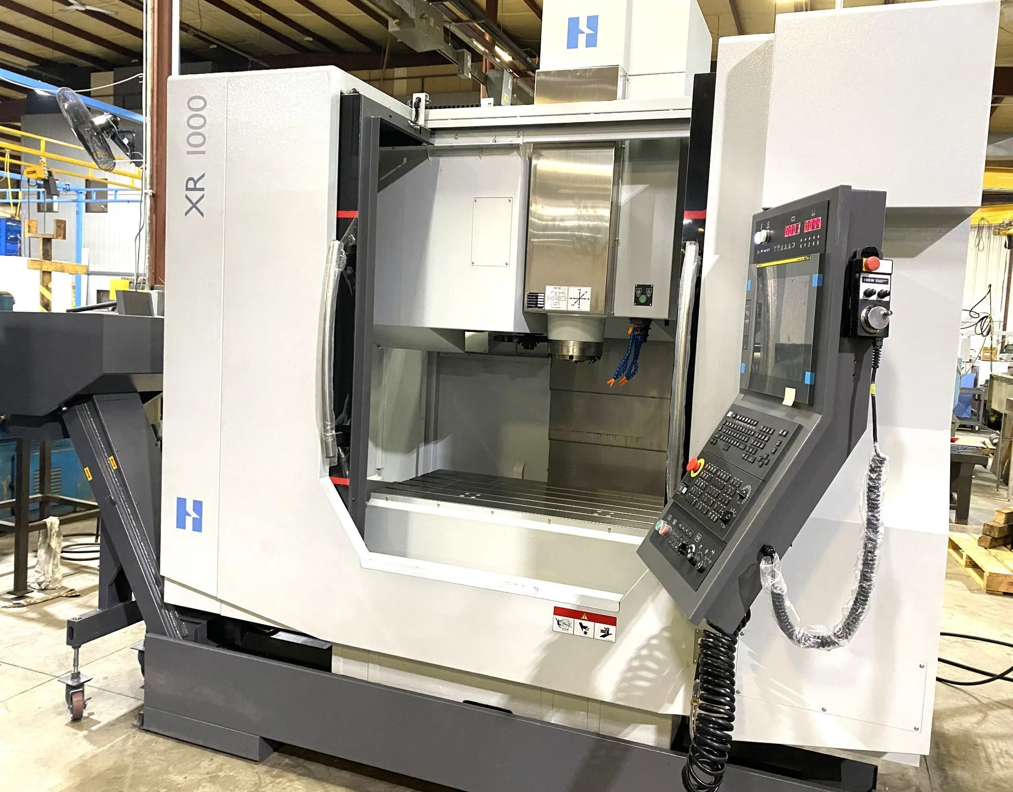 BRAND NEW BRIDGEPORT XR1000 4-AXIS CNC VERTICAL MACHINING CENTER, UNUSED