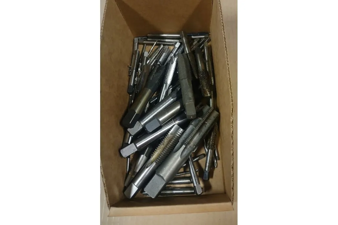 Used _UNKNOWN_ _UNKNOWN_ Taps & Dies Ohio US | Thompson Auctioneers #1547367