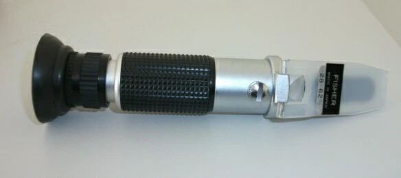 Used FISHER SCIENTIFIC _UNKNOWN_ Refractometers California US | Biotech Equipment Sales #1464547