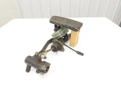 Hyster E30XM Brake Pedal Master Cylinder Assembly
