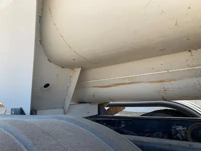USED 2001 INTERNATIONAL 4900