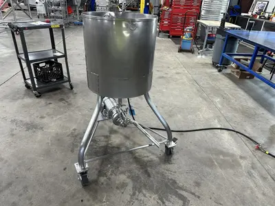 SS holding tank with pump