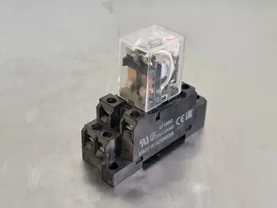USED OMRON LY2N