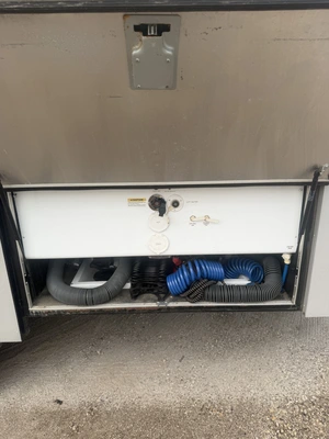Used 2021 INTERNATIONAL SHOWHAULER CUSTOM 4X4 Campers, Caravans, Motorhomes Michigan US | Miedema Asset Management Group #1580270