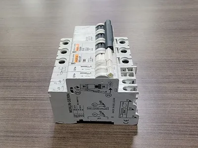 Used MERLIN GERIN C60N-C63 Switchgears British Columbia CA | Lenmark #242629