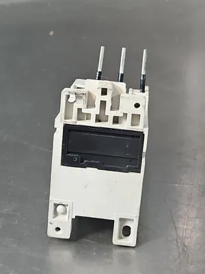 Cutler-Hammer C306DN3 Thermal Overload Relay Base loc4C4