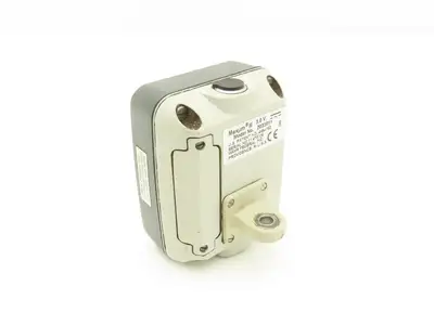 Mahr Federal 2033011 Maxum III Digital Comparator Indicator Gage