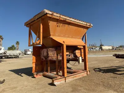 Heavy Duty Apron Feeder with Hopper #5861447