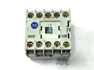 Used Allen Bradley Ser. A Auxiliary Contact 24VDC DAMAGED DIN RAIL LATCH Contact Blocks Michigan US | Maverick Industrial Sales #1456795