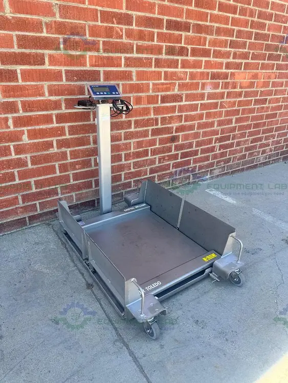 Used METTLER TOLEDO 2888 STAINLESS STEEL SCALE W/ ICS429 READOUT 1000 LBS  30 X 30 Scales California US | Equipment Lab #1388406