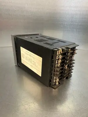 Honeywell UDC3000 Versa-Pro Temp. Control DC300K-E-0A0-20-0000-0 (4.2.5)