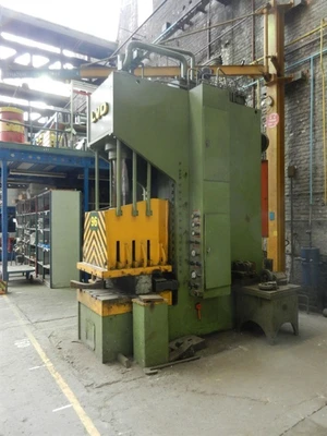 USED LVD EMC 200 TON
