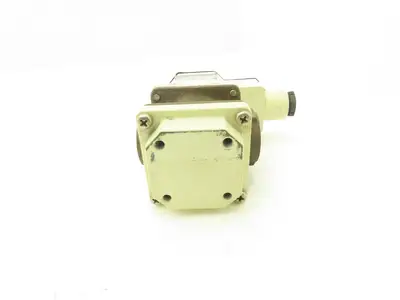 SMC IFW510-03-X304 Diaphragm Style Flow Switch 1-10 l/min 3/8" NPT 0.1 - 0.6 Mpa