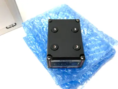 New | in-Stock KEYENCE SR-751 Barcode Scanners Michigan US | Maverick Industrial Sales #1460923