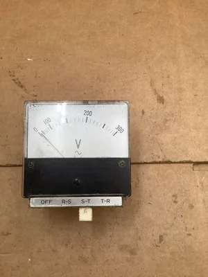 Toyo Keiki Voltmeter Volt Meter NH-163; 300/5A