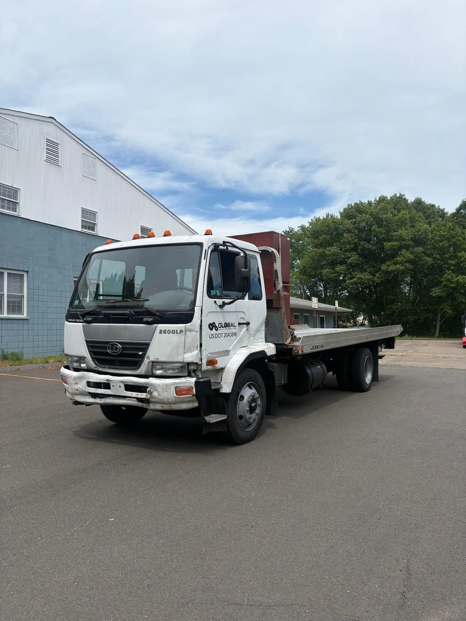 USED NISSAN UD 2600LP