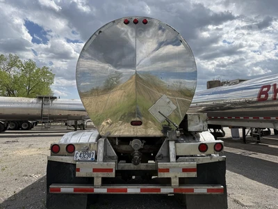 Used 1999 POLAR _UNKNOWN_ Liquid Supply Trailers Indiana US | Lakeshore Equipment Sales #1546610