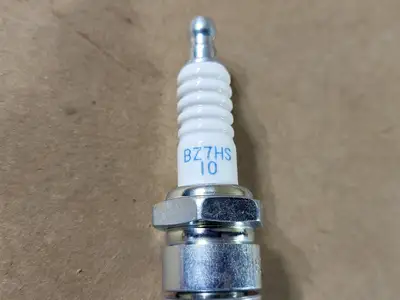 NEW NGK BZ7HS-10