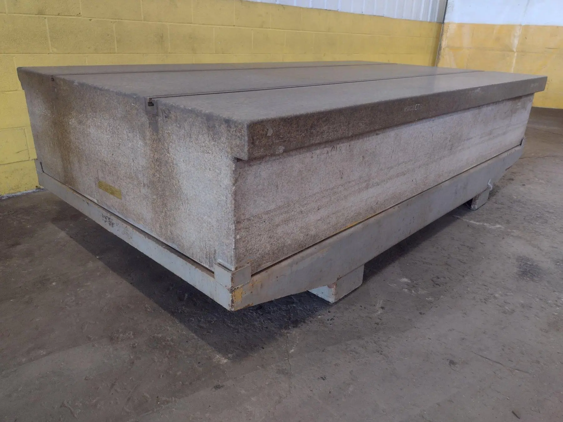 108" X 60" X 18 GREY GRANIT 2 LIP T-SLOTTED SURFACE PLATE: STOCK 17377
