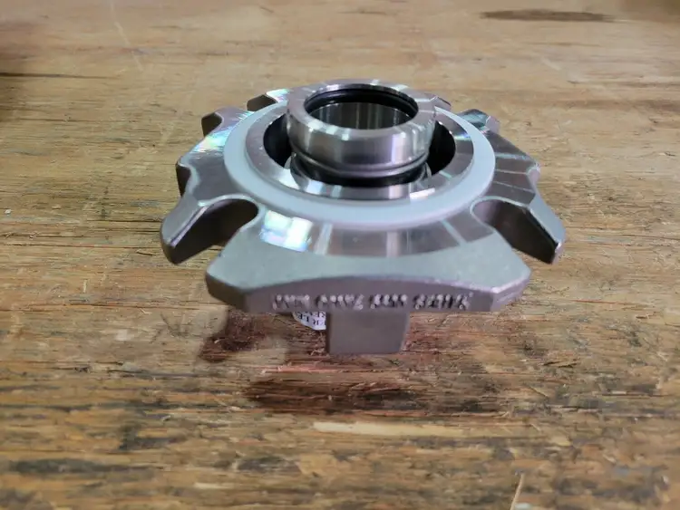 Used JOHN CRANE 5611 Parts (Hydraulics and Pneumatics) British Columbia CA | Lenmark #259223