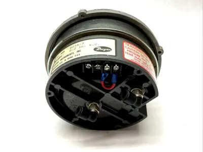 603A-3 | Dwyer Instruments  Pressure Transmitter Range 0-2" w.c. - Used