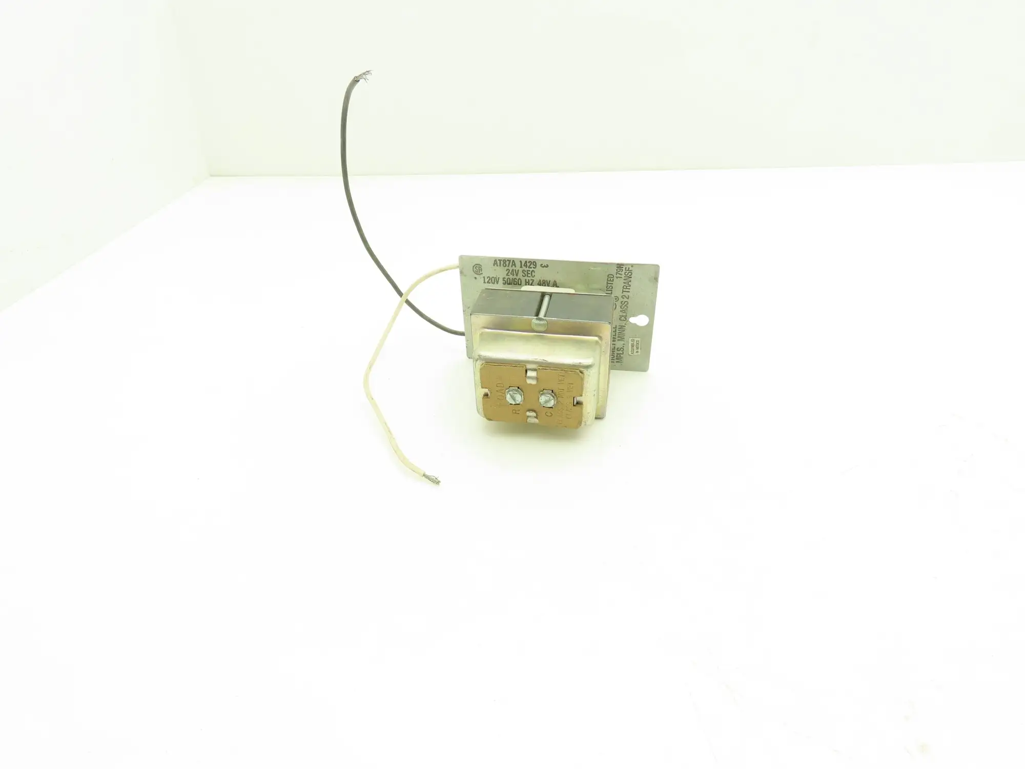 Honeywell AT87A 1429 Transformer 48VA HV 120VAC LV 24VAC 1PH