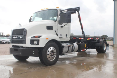 New | in-Stock 2025 MACK MD6 Rolloff Trucks Texas US | Roll Off Truck World #1491872