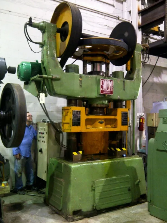 Used SACMI 200-ton Friction Screw Press Forging Presses Quebec CA | Machineco #1256368