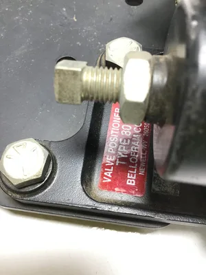 Bellofram Type 80 Valve Positioner with Black Wika Pressure Gauges