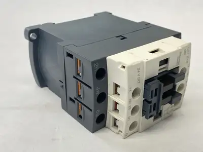 Used Schneider Electric LC1D18BD PLC Contactors Michigan US | Maverick Industrial Sales #1401997