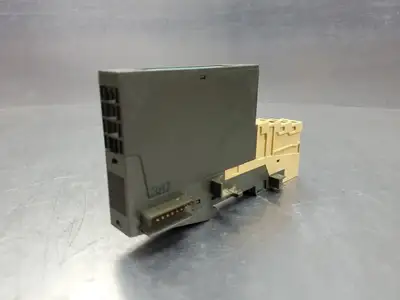 USED Siemens 6ES7138-4CB11-0AB0 SIMATIC S7 Module w/TM-P15C23-A0 Base