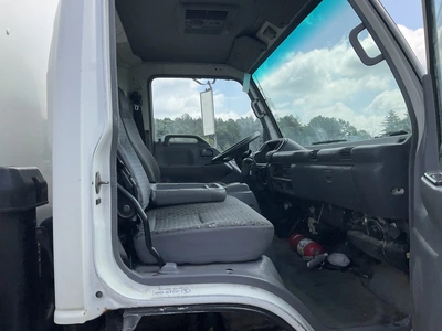 USED 2006 GMC W4500
