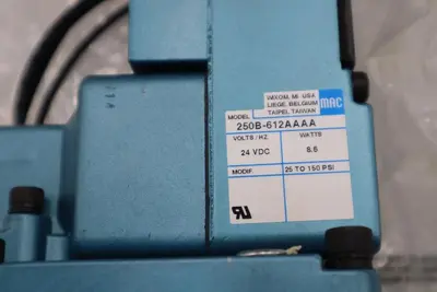 NEW IN BOX MAC VALVES INC 57D-12-612AA / 57D12612AA STOCK H1037