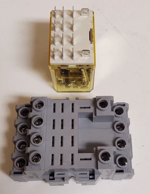 Idec 4PDT 120V RH4B-UL Relay w/ SH4B-O5C Relay Socket 10A 300V *FREE SHIPPING*