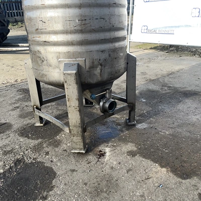 195 L S/S Vertical Pressure Vessel 7 Bar
